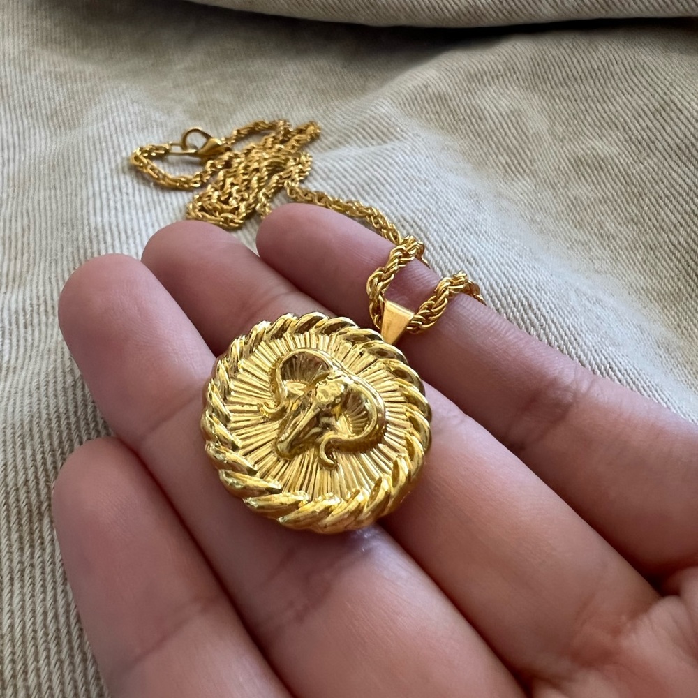 GUCCI Necklace